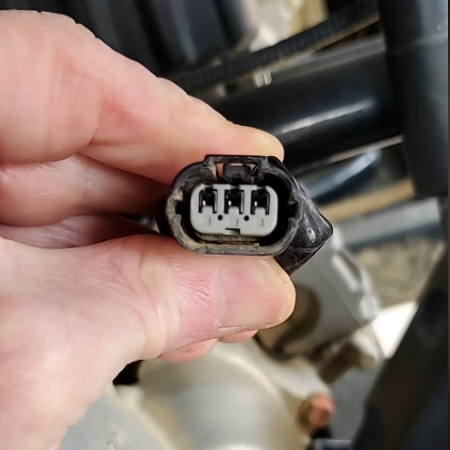 3 Pin connector connector for differential.